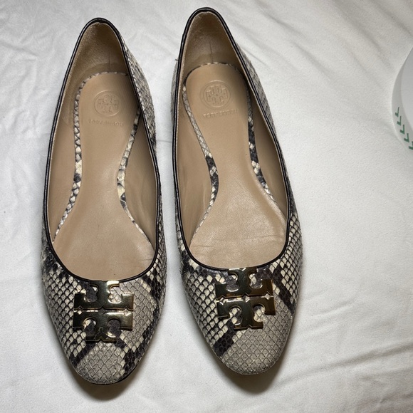 Tory Burch Shoes - Tory Burch Black and Cream Snakeskin Loafers